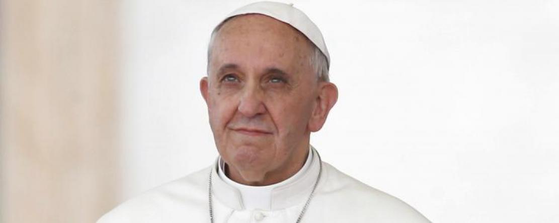 Le Pape dénonce "l'hypocrisie des puissants qui parlent de paix mais qui vendent des armes"