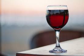 L’alcool donne faim, mais pourquoi ?