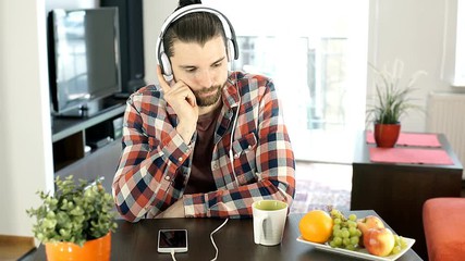 Pourquoi écoute-t-on de la musique triste ?