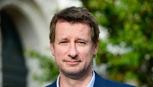 Glyphosate : Yannick Jadot dénonce le lobby de la malbouffe et de la souffrance animale