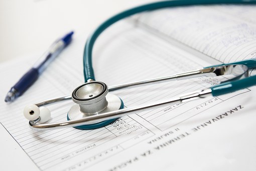 Les médecins généralistes moins payés que les coiffeurs