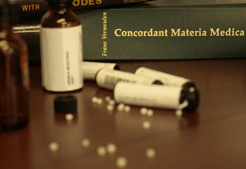 Homéopathie : les médecins anti-« fake med » visés par des plaintes disciplinaires