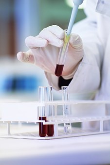 Hépatite C, un traitement hors de prix qui ne protégerait finalement pas vraiment du cancer