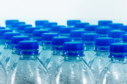 Nous ingérons 5 grammes de plastique par semaine