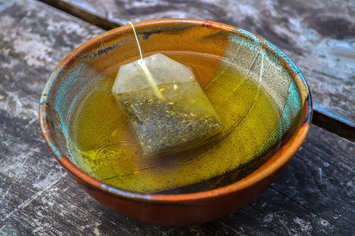 Les sachets plastiques des thés et tisanes libèrent des nanoparticules