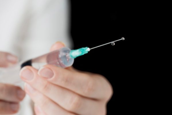 Covid-19 : l'essai du vaccin de Johnson & Johnson interrompu en raison d'un participant malade