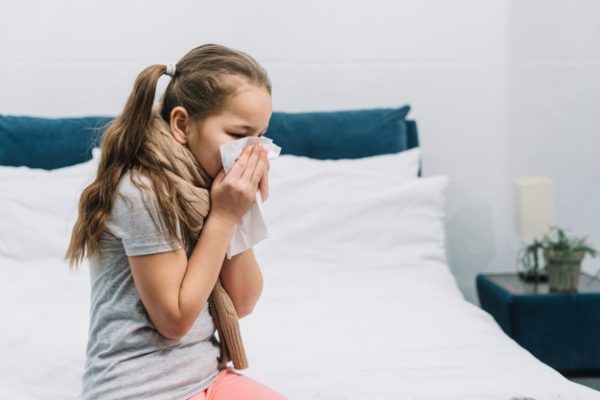 Le coronavirus ne touche pas les enfants mais surtout les personnes âgées et malades