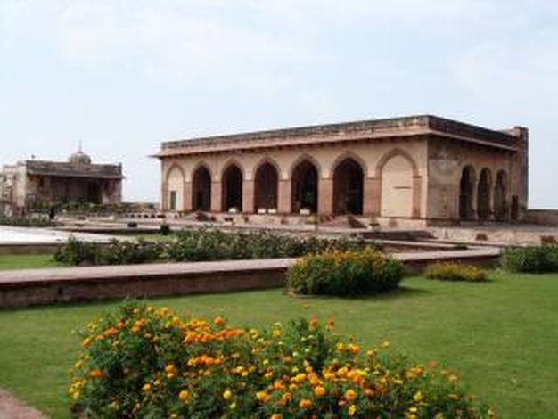 fort-lahore-shahi-renforcement_19-113539