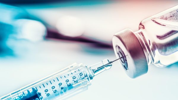 Vaccination : entre rêves des labos et réalité médicale
