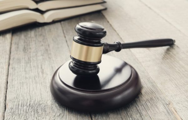 Mauvaise nouvelle pour Macron : son cabinet de conseil a été condamné a une amende pour fraude