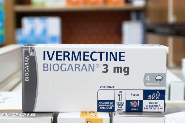 Remplacer le paracétamol par l’ivermectine
